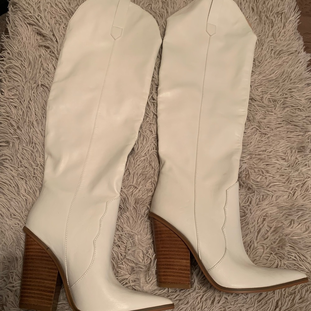 Steve Madden very soft cowboy boot size 6. Never worn